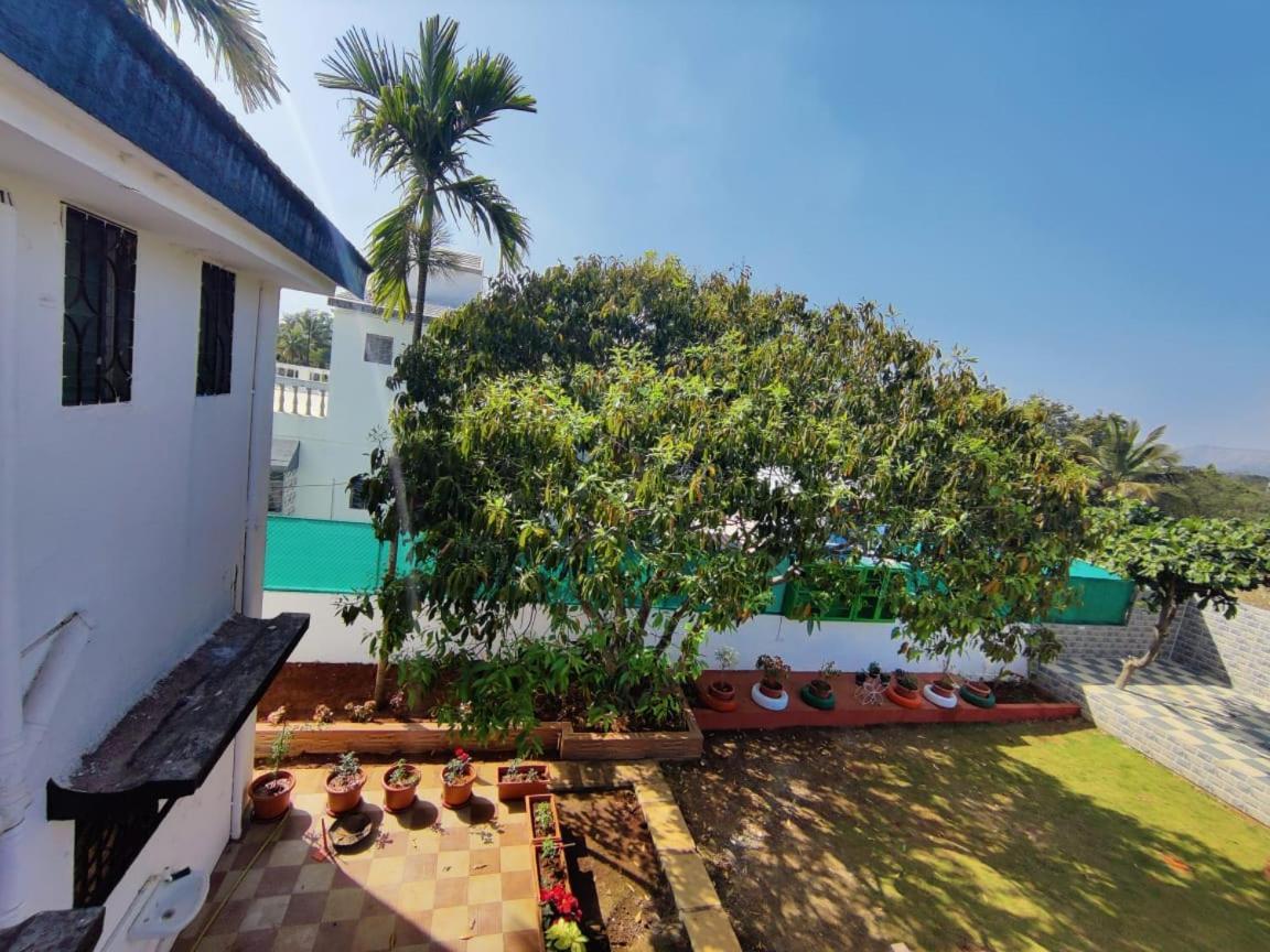 Rose Villa Lonavala Exteriör bild